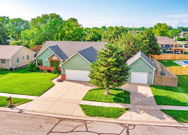 Property at 1413 Sherwood, Salina, KS 67401, 5 beds, 3 baths