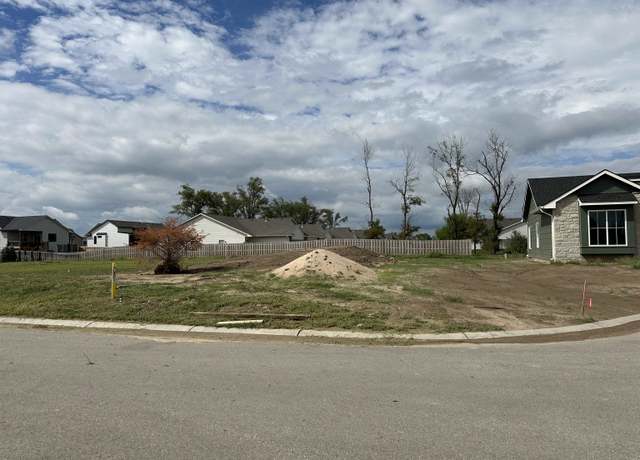 Property at 4430 N Sunny Ct, Wichita, KS 67205