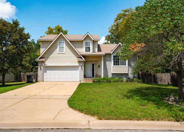 Property at 2715 S Crestline Ct, Wichita, KS 67215, 3 beds, 2.5 baths