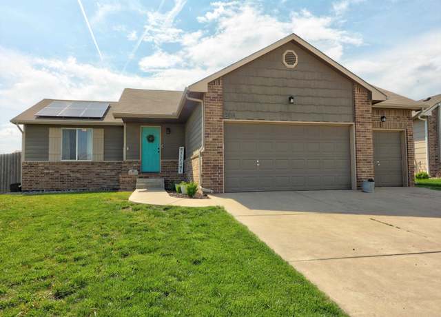 Property at 2015 S Poplar St, Newton, KS 67114, 4 beds, 3 baths