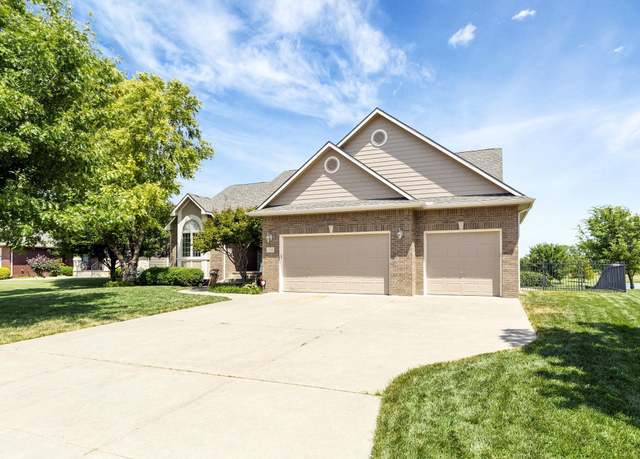 Property at 2304 Chestnut Ct, Augusta, KS 67010, 5 beds, 3 baths