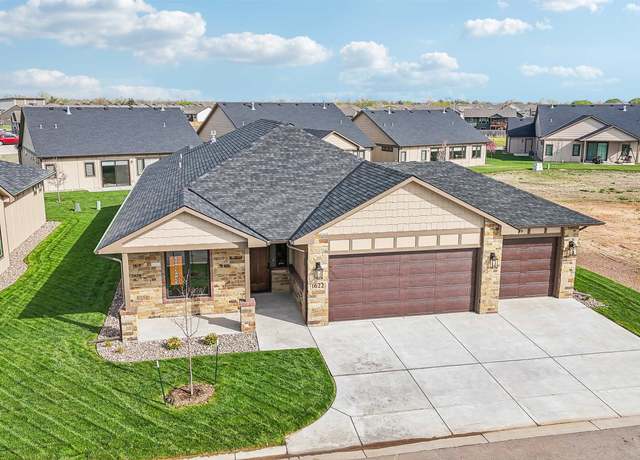 Property at 1622 S Dove Pl, Goddard, KS 67052, 3 beds, 2.5 baths
