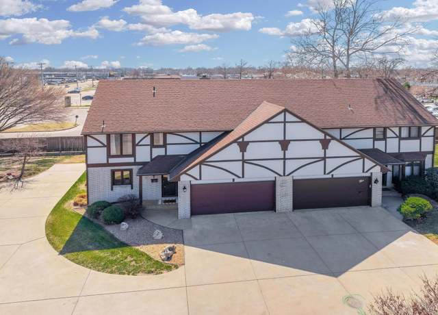 Property at 641 N Woodlawn St Apt 4, Wichita, KS 67208, 3 beds, 2.5 baths