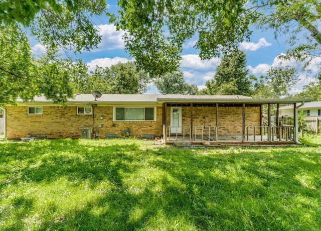 Property at 9620 W Tee Ln, Wichita, KS 67212, 4 beds, 2.5 baths
