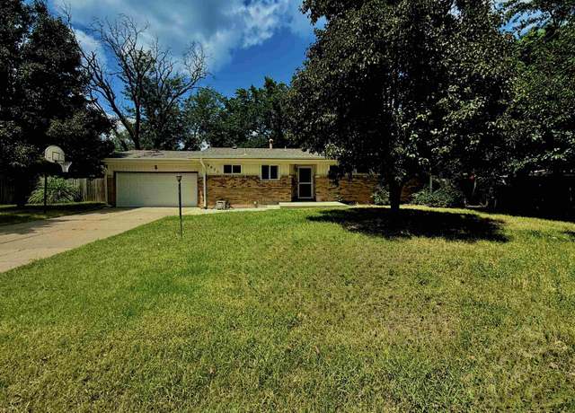 Property at 9620 W Tee Ln, Wichita, KS 67212, 4 beds, 2.5 baths