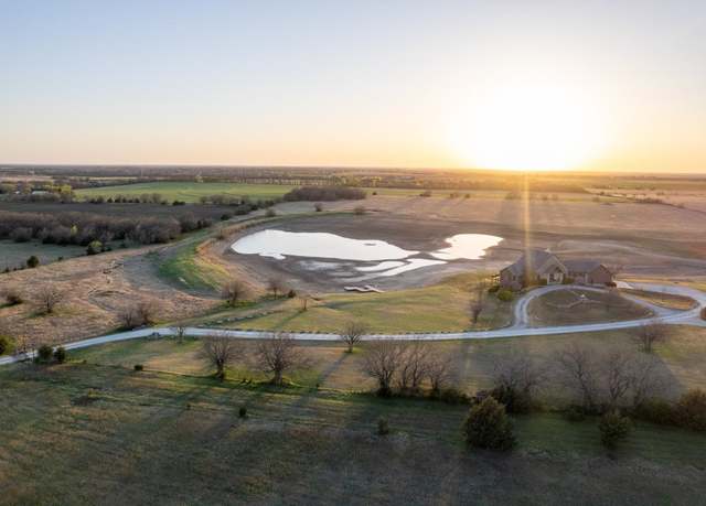 Property at 566 SW 200th St, Douglass, KS 67039, 3 beds, 4 baths