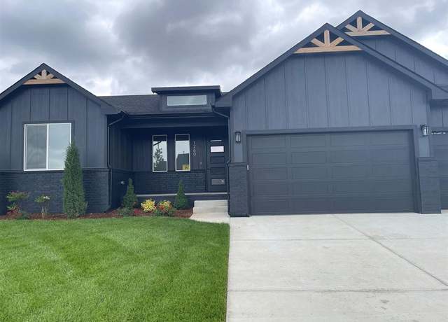 Property at 1260 N Main St, Goddard, KS 67052, 4 beds, 3 baths