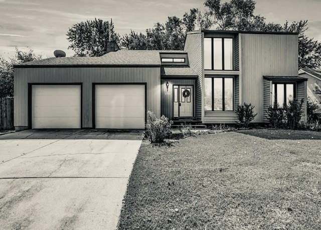 Property at 1733 S Cranbrook Ct, Wichita, KS 67207, 3 beds, 2.5 baths