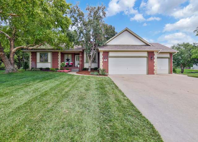 Property at 7926 W Meadow Pass Cir, Wichita, KS 67205, 4 beds, 3.5 baths