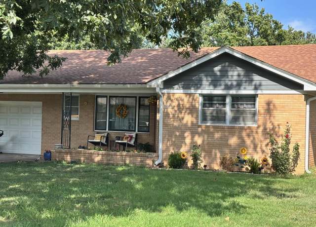 Property at 348 S Derby Ave, Derby, KS 67037, 5 beds, 2 baths