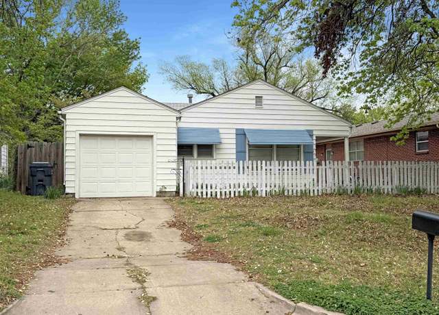 Property at 836 S Fountain St, Wichita, KS 67218, 2 beds, 1 bath
