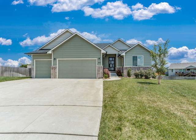 Property at 2613 E Thunder Cir, Wichita, KS 67219, 5 beds, 3 baths