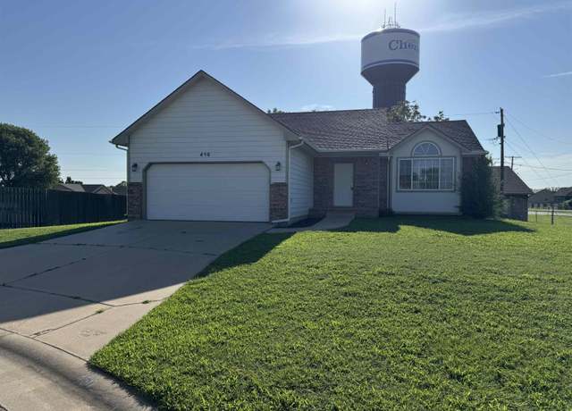 Property at 450 Meadows Ct, Cheney, KS 67025, 3 beds, 2 baths