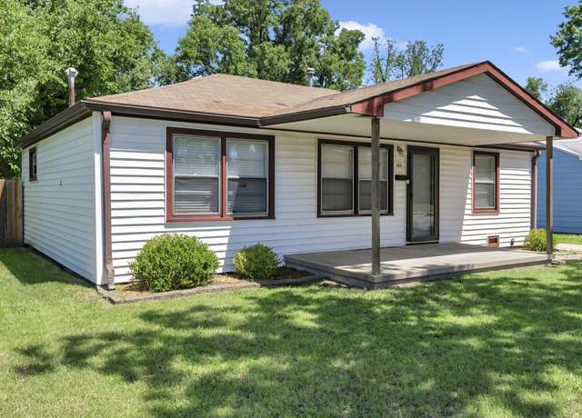 Property at 1030 S Edgemoor St, Wichita, KS 67218, 2 beds, 1 bath
