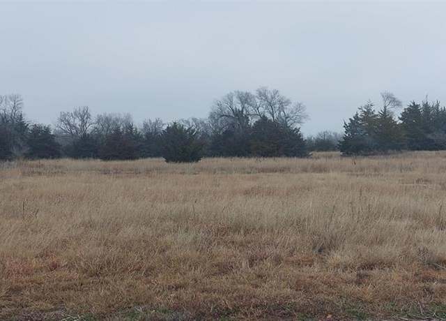 Property at 12 Monarch Ln, Hutchinson, KS 67502