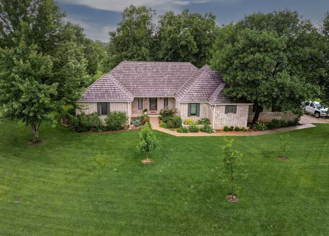 Property at 3103 Cabrillo Dr, Winfield, KS 67156, 4 beds, 3 baths