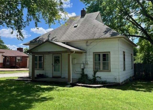 Property at 2125 Central Ave, Winfield, KS 67156, 2 beds, 1 bath