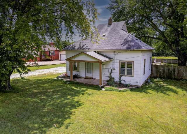 Property at 2125 Central Ave, Winfield, KS 67156, 2 beds, 1 bath
