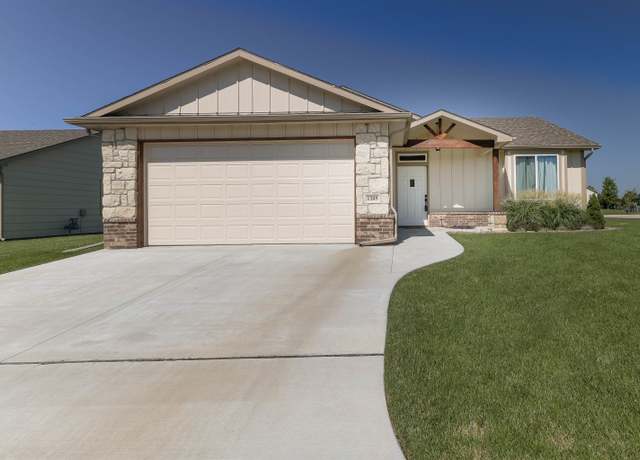 Property at 1205 E Park Glen Ct, Clearwater, KS 67026, 2 beds, 2 baths