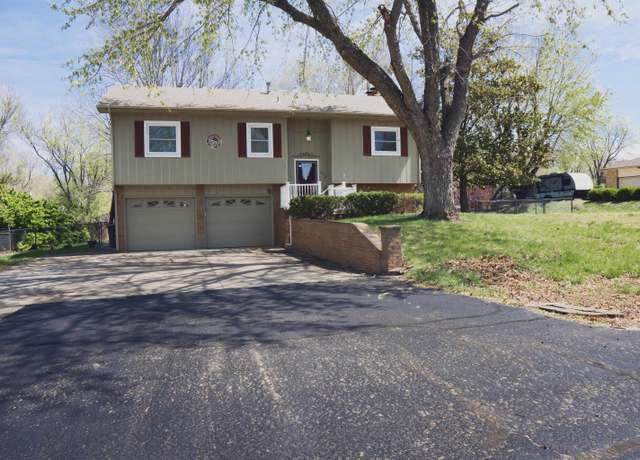 Property at 712 S Boyer Rd, Arkansas City, KS 67005, 3 beds, 2 baths