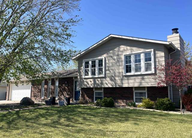 Property at 631 Quail Dr, Newton, KS 67114, 4 beds, 2.5 baths