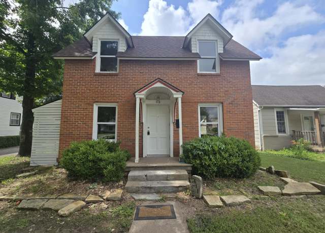 Property at 611 E 10th Ave, Winfield, KS 67156, 3 beds, 1.5 baths