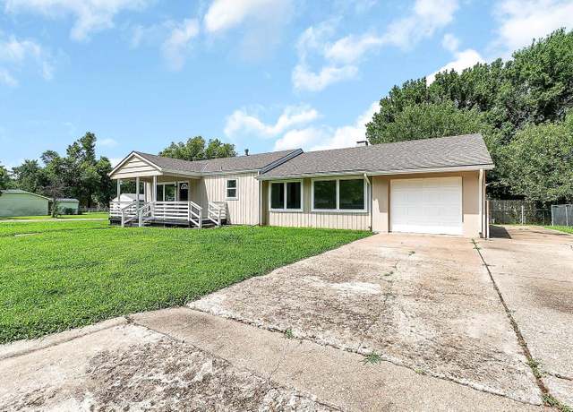 Property at 1721 Ritchie St, Winfield, KS 67156, 3 beds, 1.5 baths