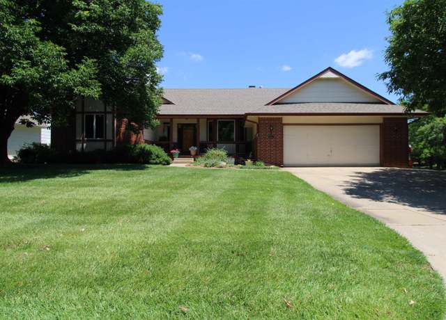 Property at 2212 N Chadsworth, Wichita, KS 67205, 4 beds, 3 baths