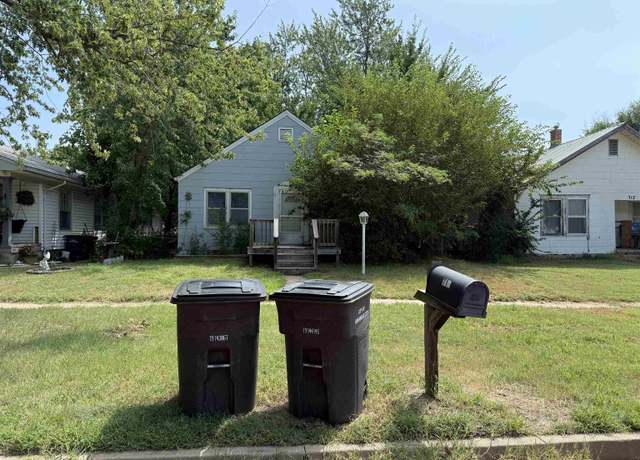 Property at 718 N 4th St, Arkansas City, KS 67005, 2 beds, 1 bath