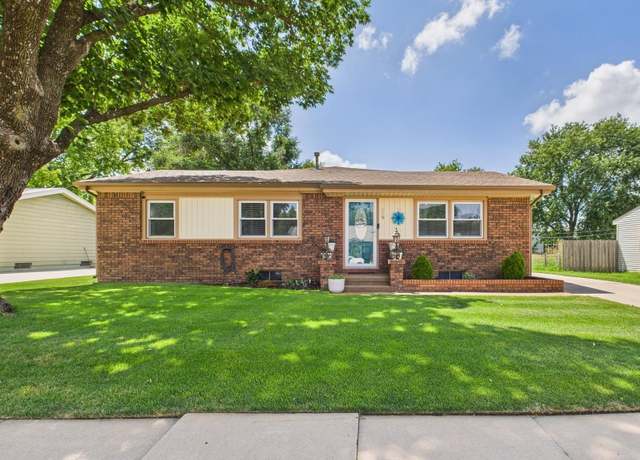 Property at 219 N Mccomas St, Wichita, KS 67203, 3 beds, 3.5 baths