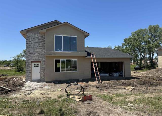 Property at 315 Arbor Valley Way, Valley Center, KS 67147, 4 beds, 3 baths