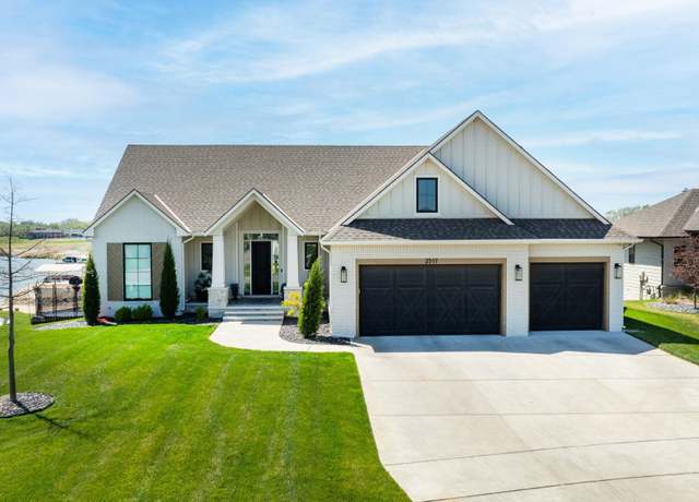Property at 2517 N Paradise St, Wichita, KS 67205, 6 beds, 5.5 baths