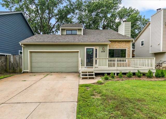 Property at 2639 S Yellowstone Ct, Wichita, KS 67215, 3 beds, 2.5 baths