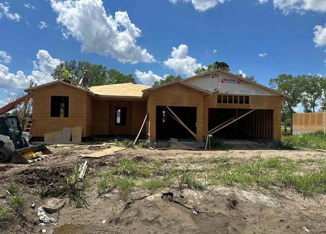 Property at 155 Arbor Valley Way, Valley Center, KS 67147, 5 beds, 3 baths