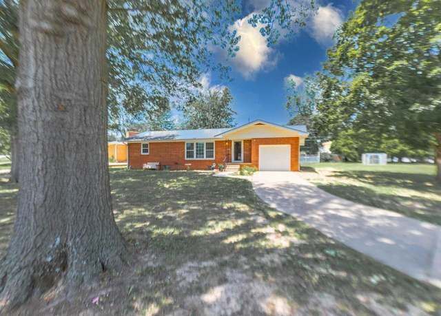Property at 232 Greenway Rd, Arkansas City, KS 67005, 3 beds, 2 baths
