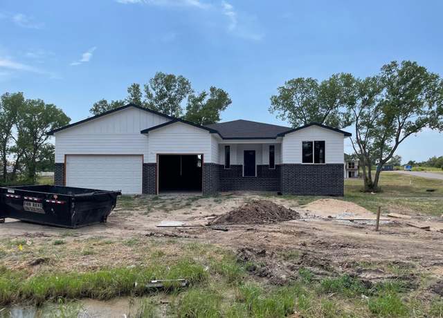 Property at 195 Arbor Valley Way, Valley Center, KS 67147, 3 beds, 2 baths
