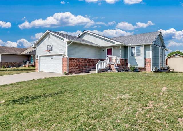 Property at 389 E Riley Ave, Haysville, KS 67060, 4 beds, 3 baths
