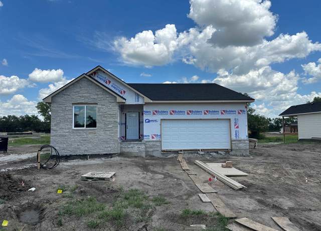 Property at 154 S Sycamore, Valley Center, KS 67147, 5 beds, 3 baths