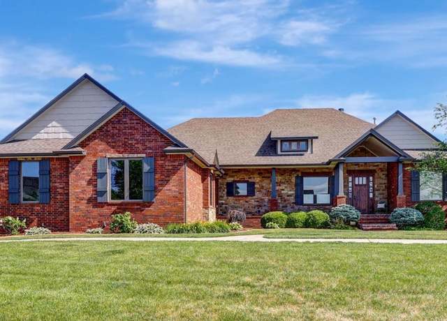 Property at 2612 N Paradise Ct, Wichita, KS 67205, 6 beds, 4.5 baths