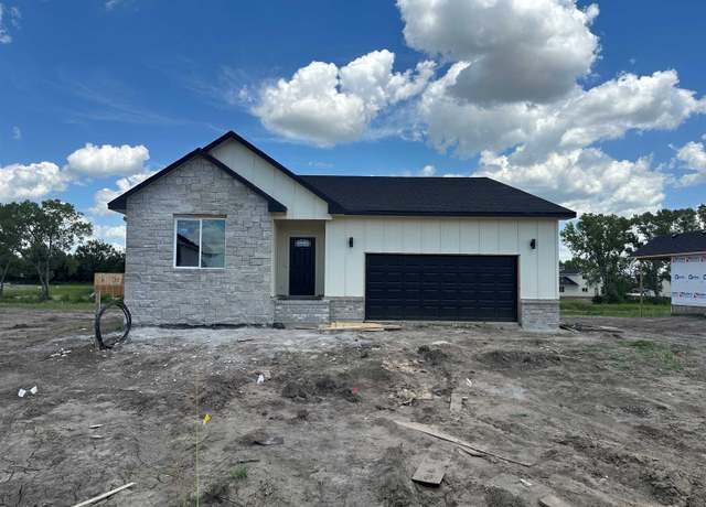 Property at 194 S Sycamore, Valley Center, KS 67147, 5 beds, 3 baths