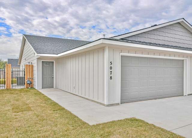 Property at 5078 S Sycamore Ct, Wichita, KS 67217, 3 beds, 2 baths