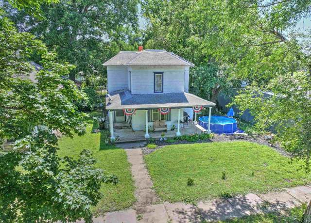 Property at 520 S A St, Arkansas City, KS 67005, 4 beds, 1 bath