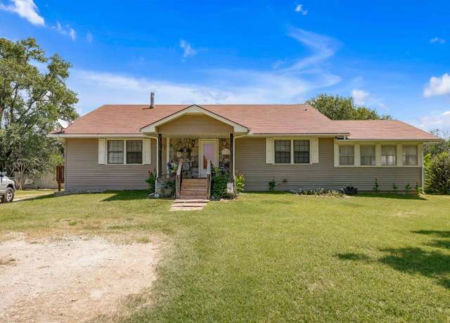 Property at 5728 S Seneca St, Wichita, KS 67217, 4 beds, 3 baths