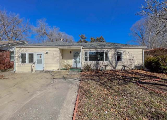 Property at 210 Stanley Dr, Arkansas City, KS 67005, 3 beds, 1 bath