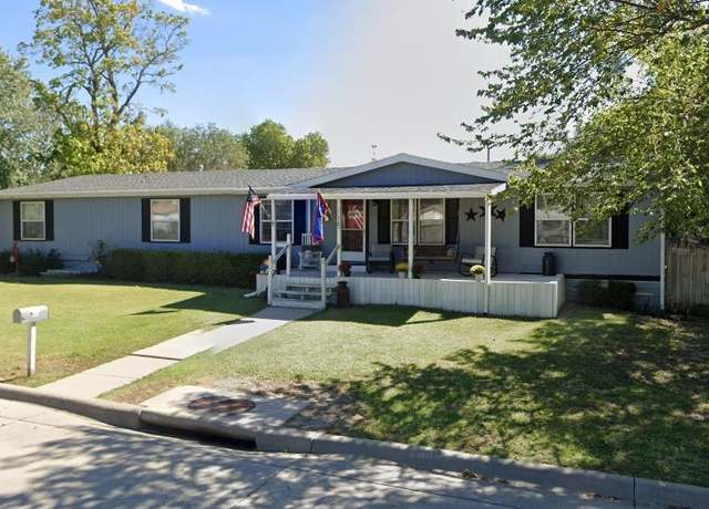 Property at 1108 E Lincoln, Wellington, KS 67152, 4 beds, 2 baths