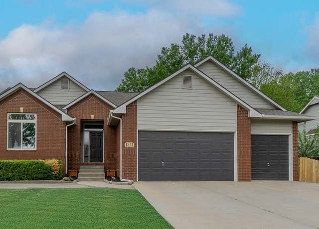 Property at 1321 S Ravenwood Ct, Derby, KS 67037, 5 beds, 3 baths