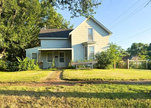 Property at 131 W 2nd St, Newton, KS 67114, 3 beds, 2 baths