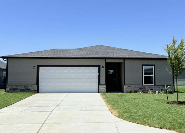 Property at 11773 W Scarlett Ct, Maize, KS 67101, 3 beds, 2 baths