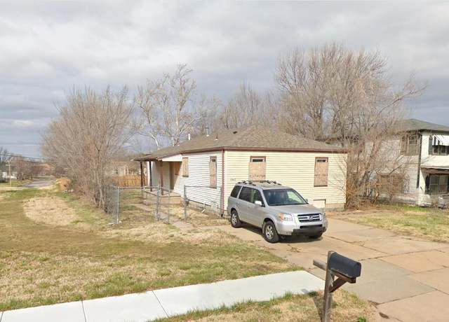 Property at 1947 N Chautauqua Ave, Wichita, KS 67214, 5 beds, 2 baths