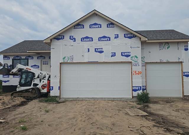 Property at 1520 E Midway Ct, Valley Center, KS 67147, 5 beds, 3 baths